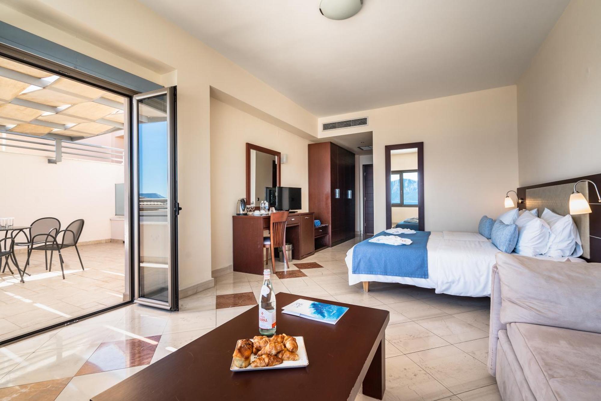 Porto Galini Seaside Resort & Spa 니키아나 외부 사진 A typical hotel room